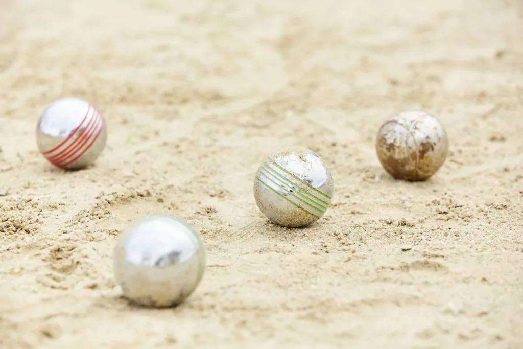 petanque-freestyle-at-the-beach_h2-1024x683