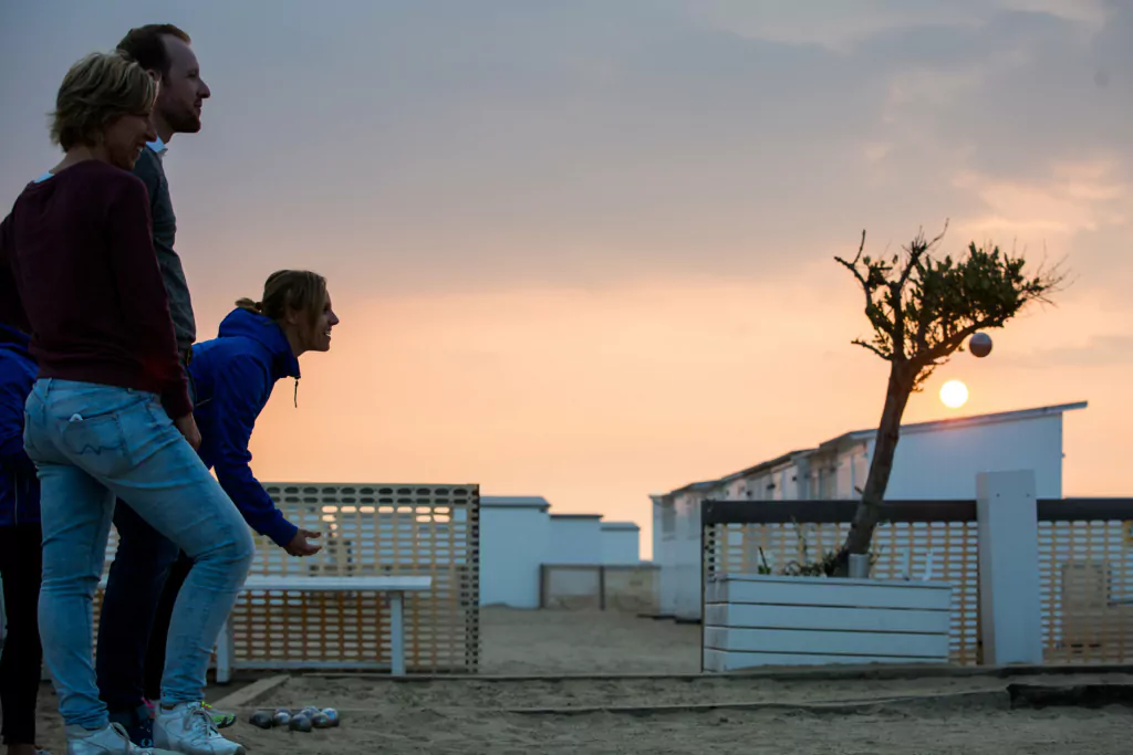 petanque-riverwoods-beachclub-knokke-1024x683