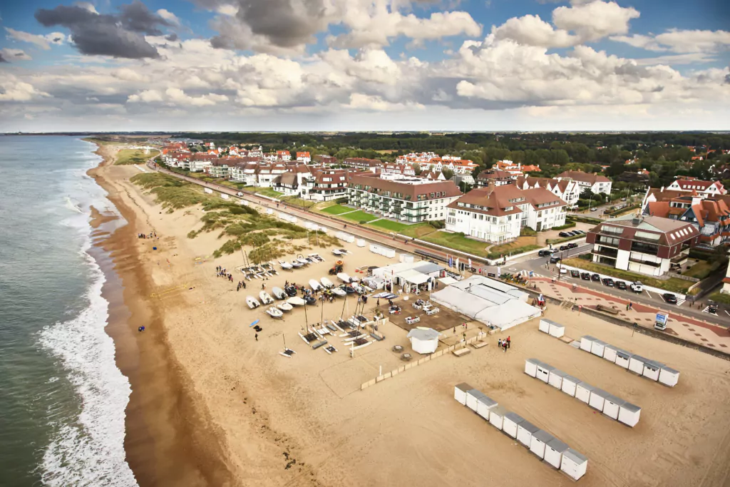 sky-view-river-woods-beach-club-1024x683