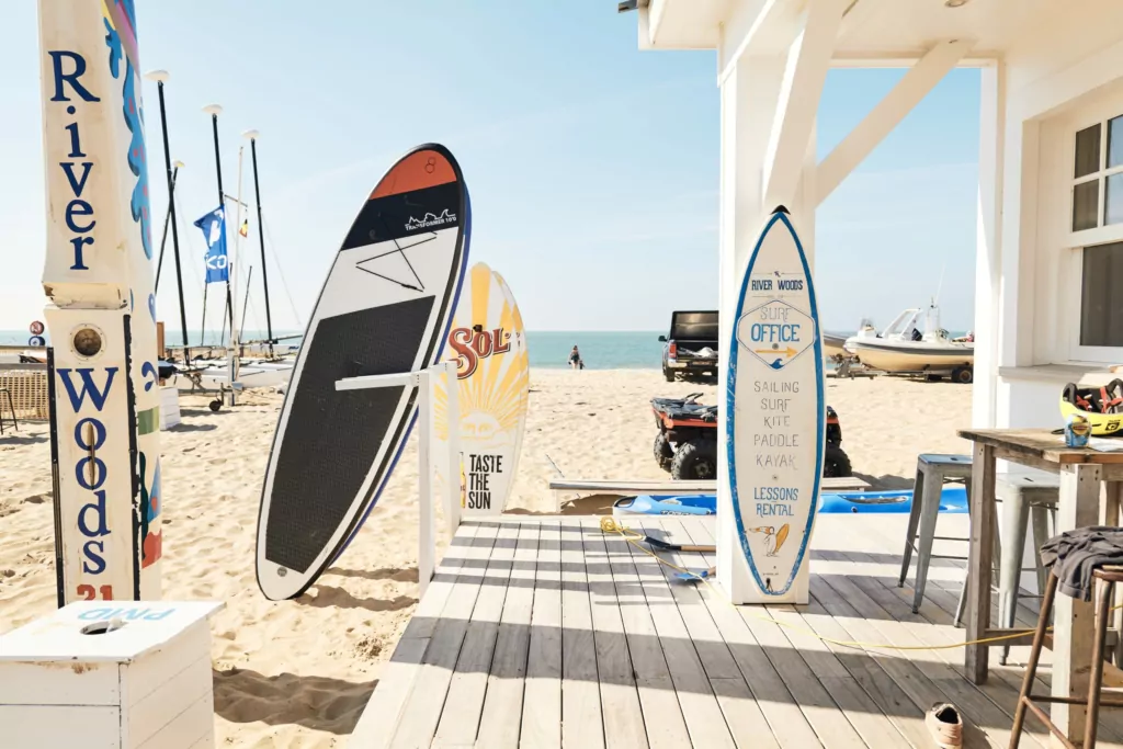 surfboards-riverwoods-beachclub-knokke-scaled-1024x683